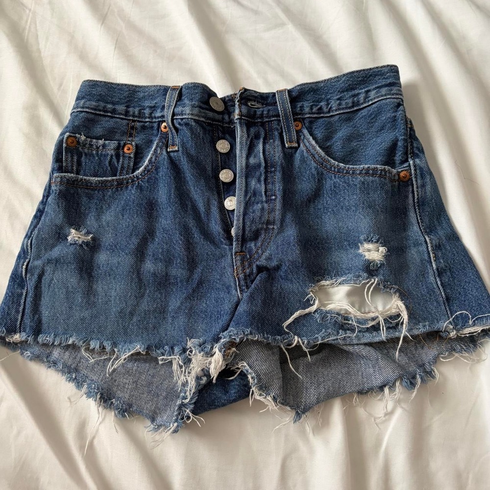 Levi's W24 100% cotton mini denim shorts button fly